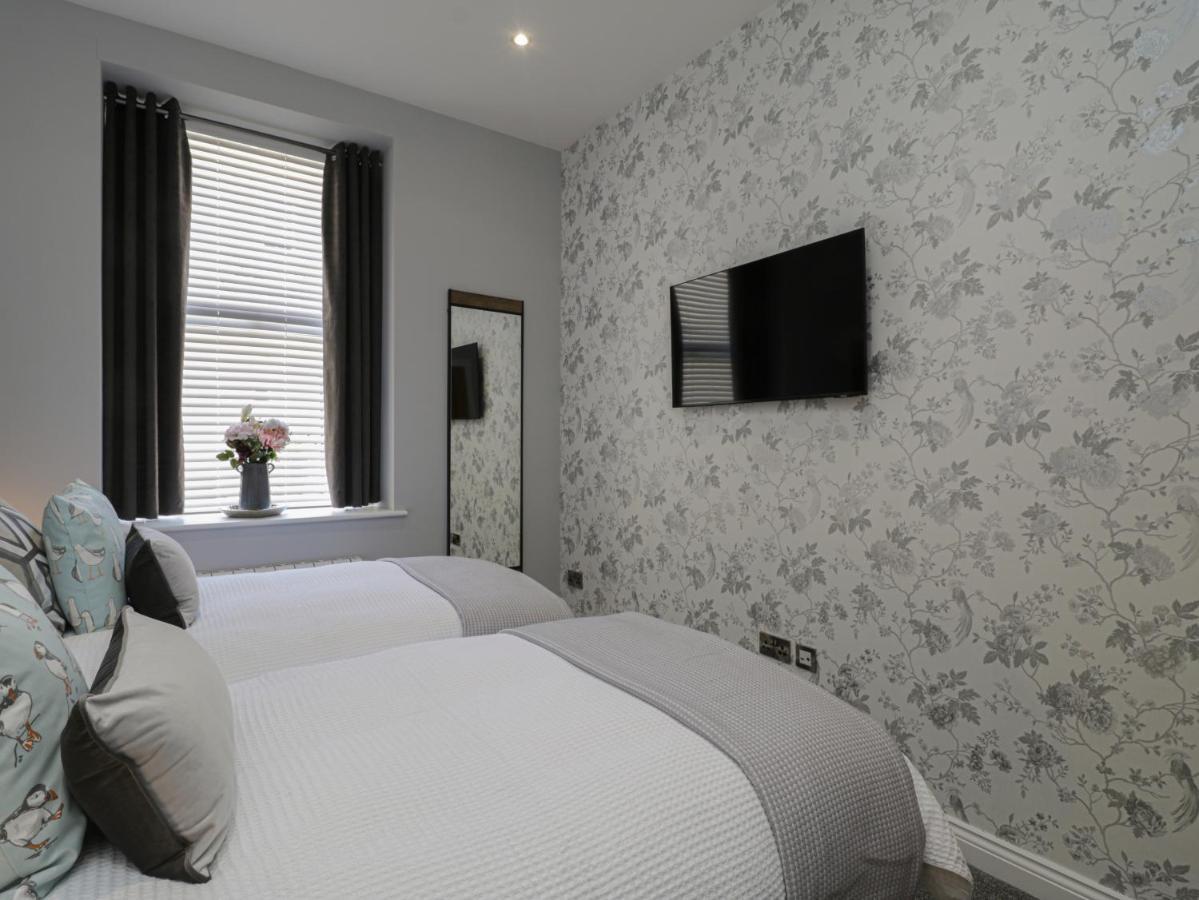 Appartement Sapphire Seas Whitby Extérieur photo