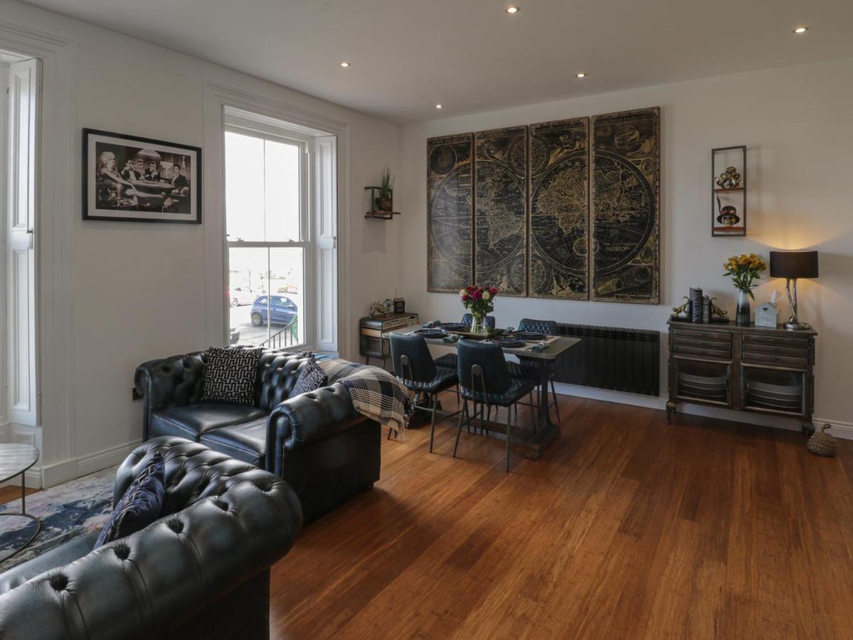 Appartement Sapphire Seas Whitby Extérieur photo